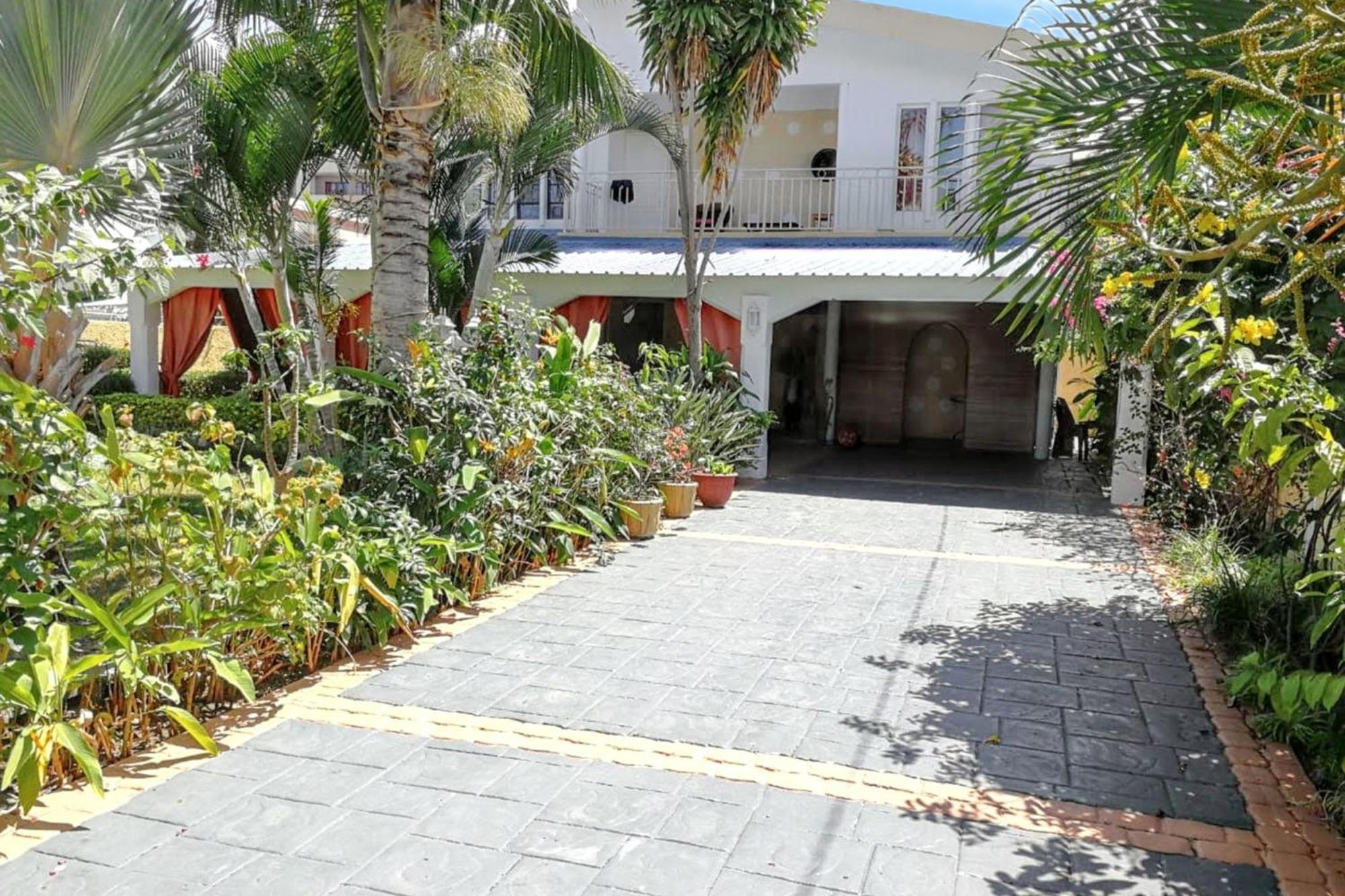Charming Studio In Flic En Flac With Enclosed Garden 25M² Exterior photo